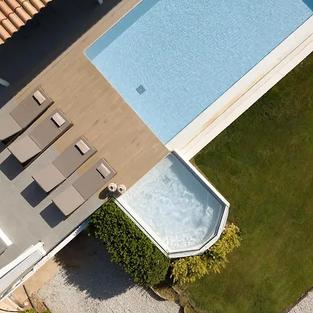 Alba Bianca Villa, Family Retreat With Heated Pool By Thinkvilla Βίλα