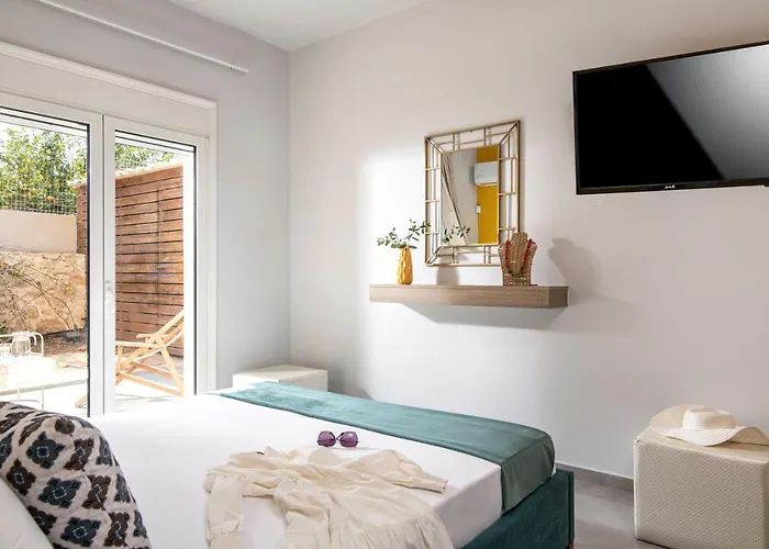 Alba Bianca Villa, Family Retreat With Heated Pool By Thinkvilla * Hersonissos (Crete)