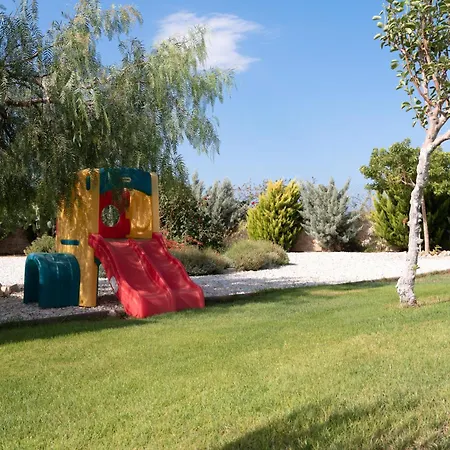 וילה Alba Bianca Villa, Family Retreat With Heated Pool By Thinkvilla *