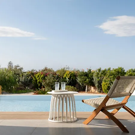 Alba Bianca Villa, Family Retreat With Heated Pool By Thinkvilla فيلة