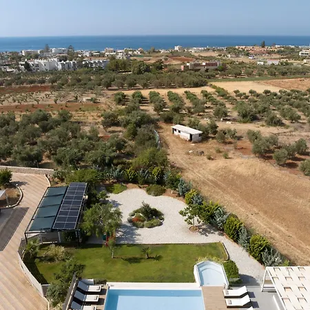 Alba Bianca Villa, Family Retreat With Heated Pool By Thinkvilla ヴィラ *