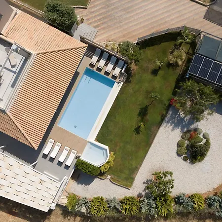 Alba Bianca Villa, Family Retreat With Heated Pool By Thinkvilla ヴィラ