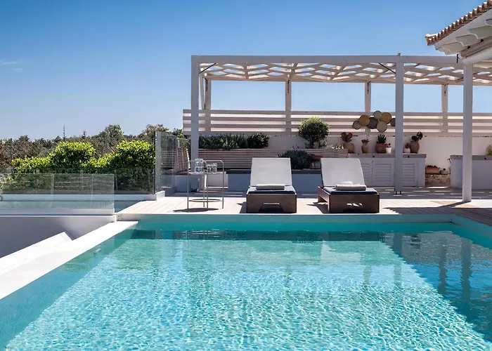 Alba Bianca Villa, Family Retreat With Heated Pool By Thinkvilla ヴィラ