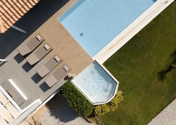 Alba Bianca Villa, Family Retreat With Heated Pool By Thinkvilla ヴィラ