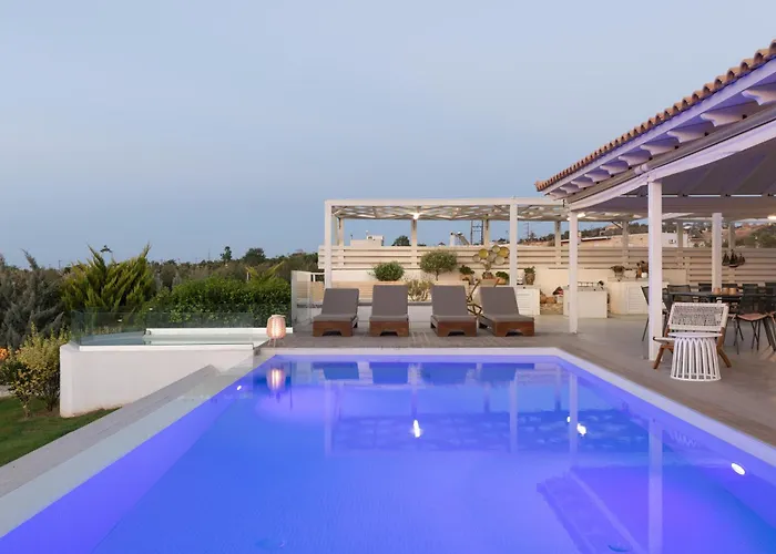 Alba Bianca Villa, Family Retreat With Heated Pool By Thinkvilla *