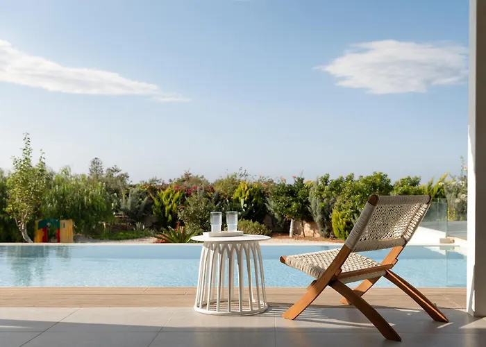 Alba Bianca Villa, Family Retreat With Heated Pool By Thinkvilla ヴィラ