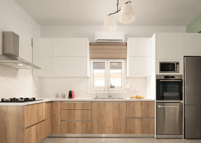 Alba Bianca Villa, Family Retreat With Heated Pool By Thinkvilla ヘルソニソス